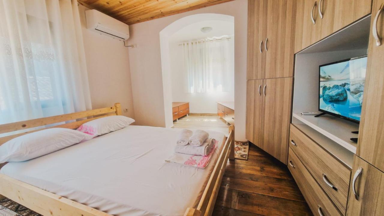 Guesthouse Kroi City Center Berat Exteriör bild
